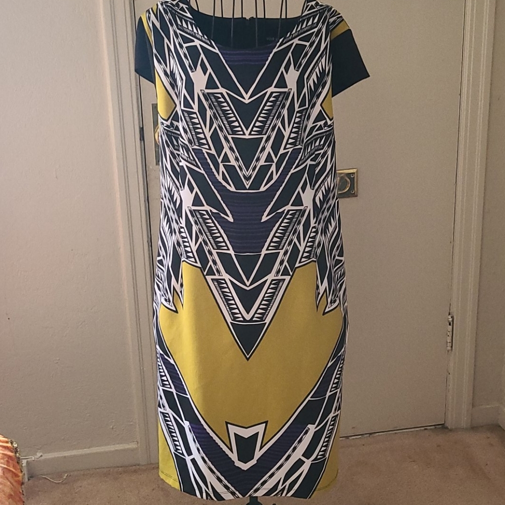 Dress - Picture 2 of 6